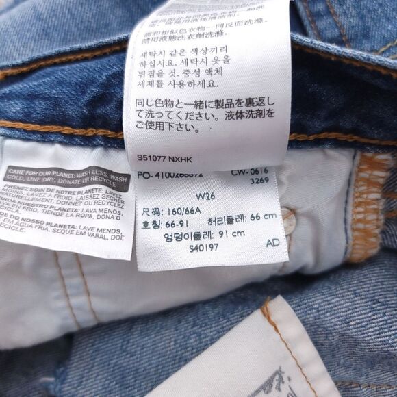 Levi's 501 Women's Size 26 Cherry Denim Raw Hem Distressed Shorts - Picture 7 of 8